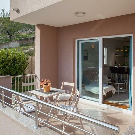 Relax Makarska Apartment Bagian luar foto