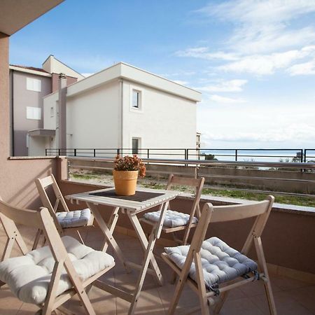 Relax Makarska Apartment Bagian luar foto