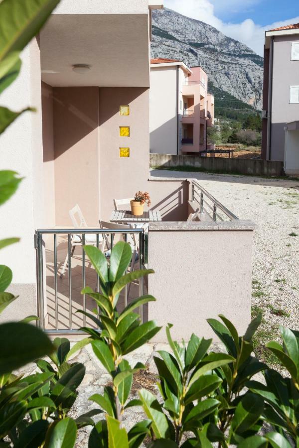 Relax Makarska Apartment Bagian luar foto