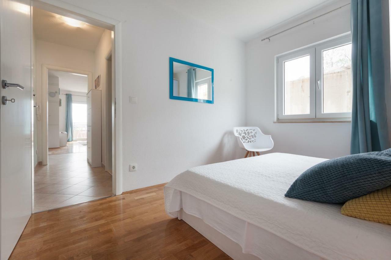 Relax Makarska Apartment Bagian luar foto