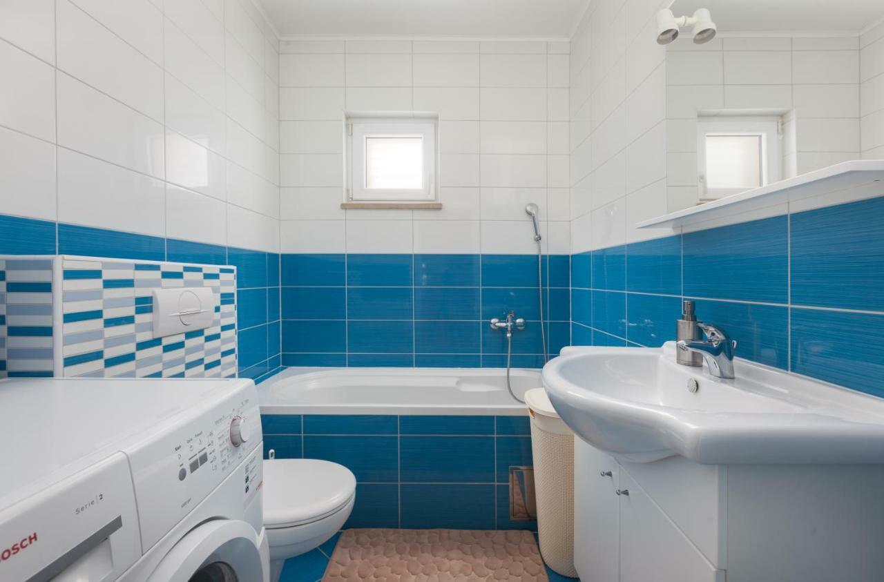 Relax Makarska Apartment Bagian luar foto