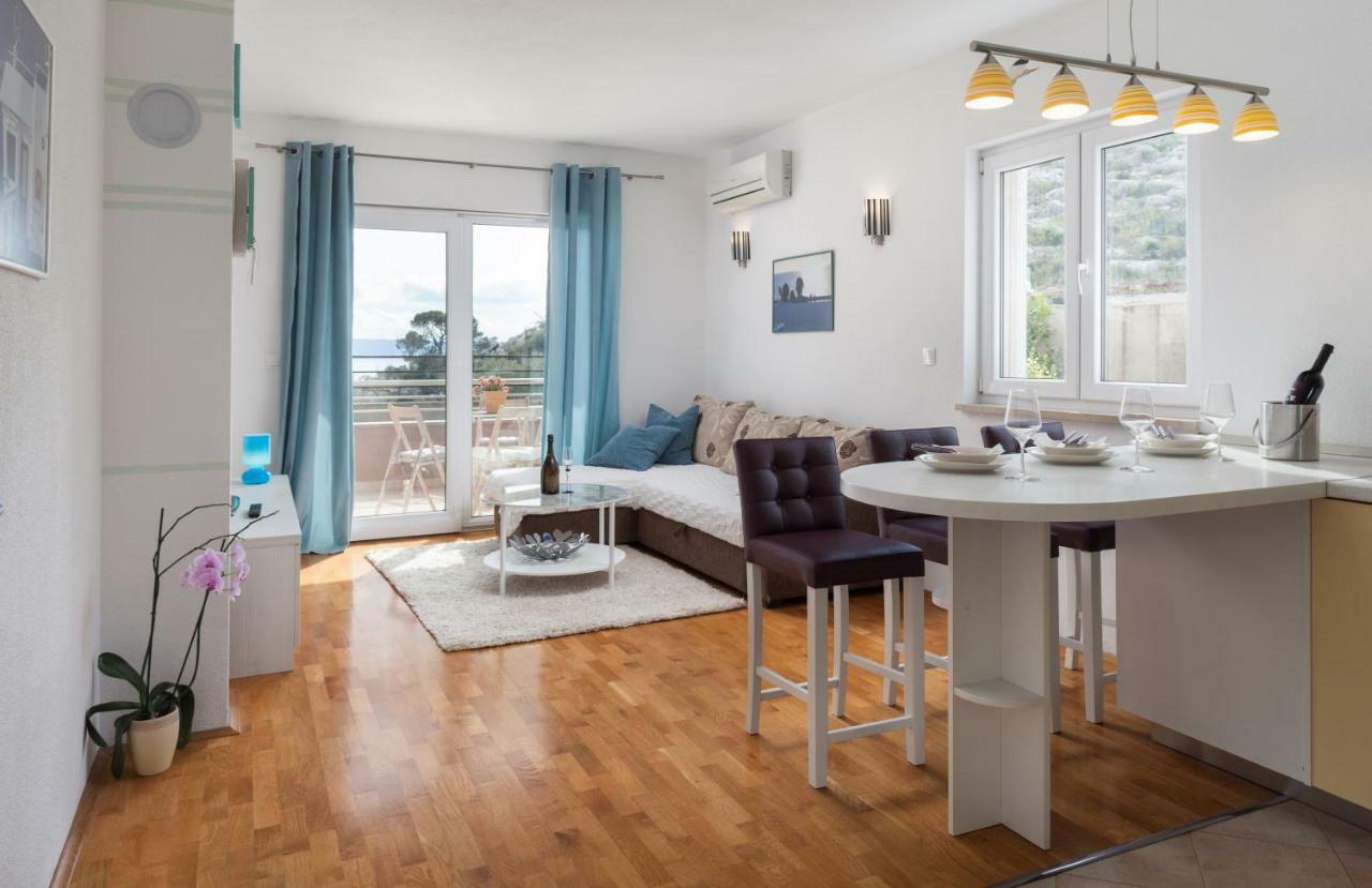 Relax Makarska Apartment Bagian luar foto